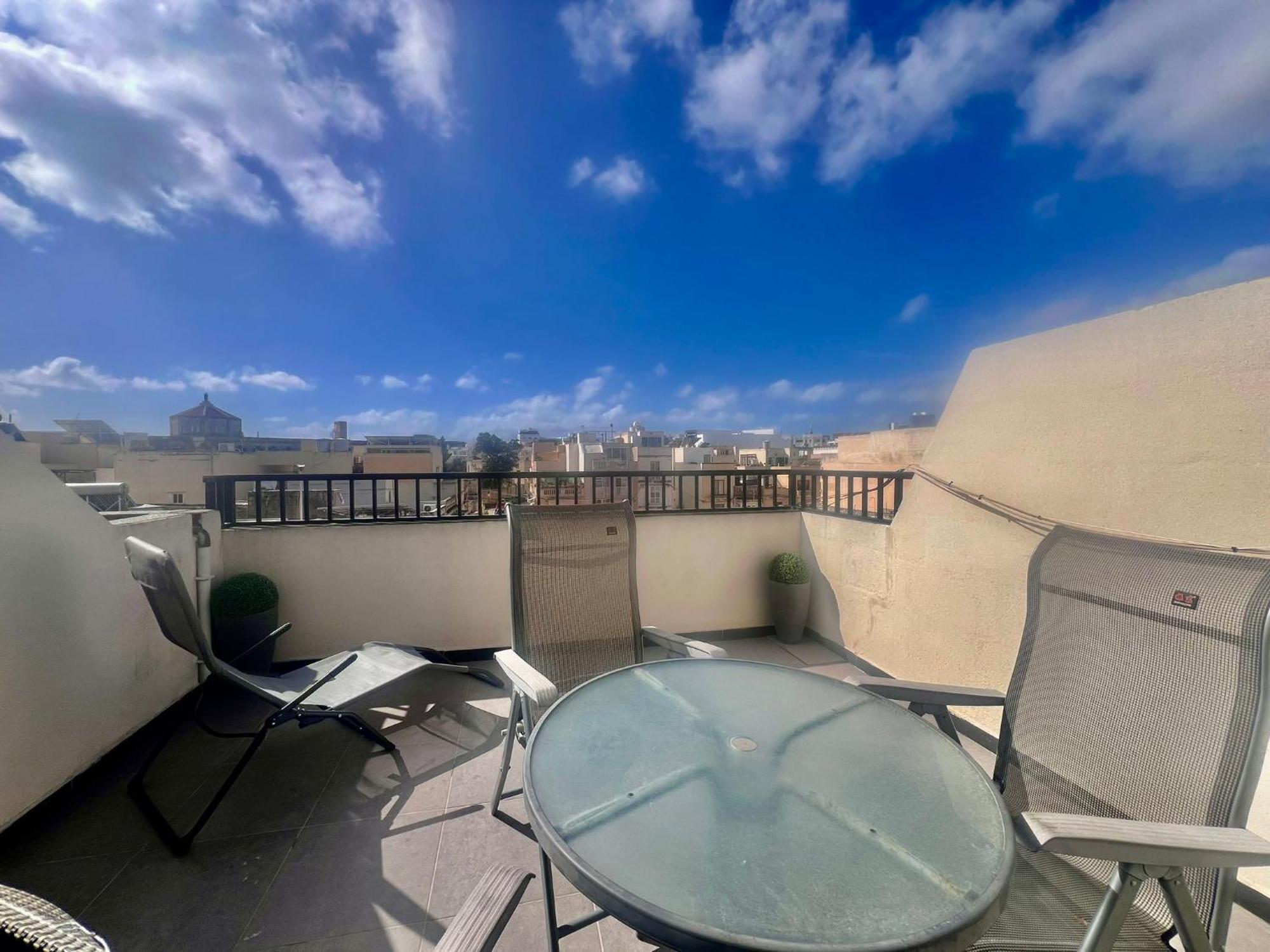 83/3-Lovely 1 Bedroom Penthouse Birkirkara Dış mekan fotoğraf