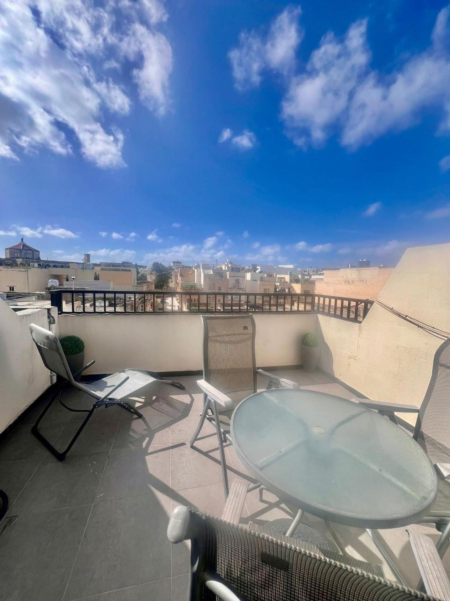 83/3-Lovely 1 Bedroom Penthouse Birkirkara Dış mekan fotoğraf
