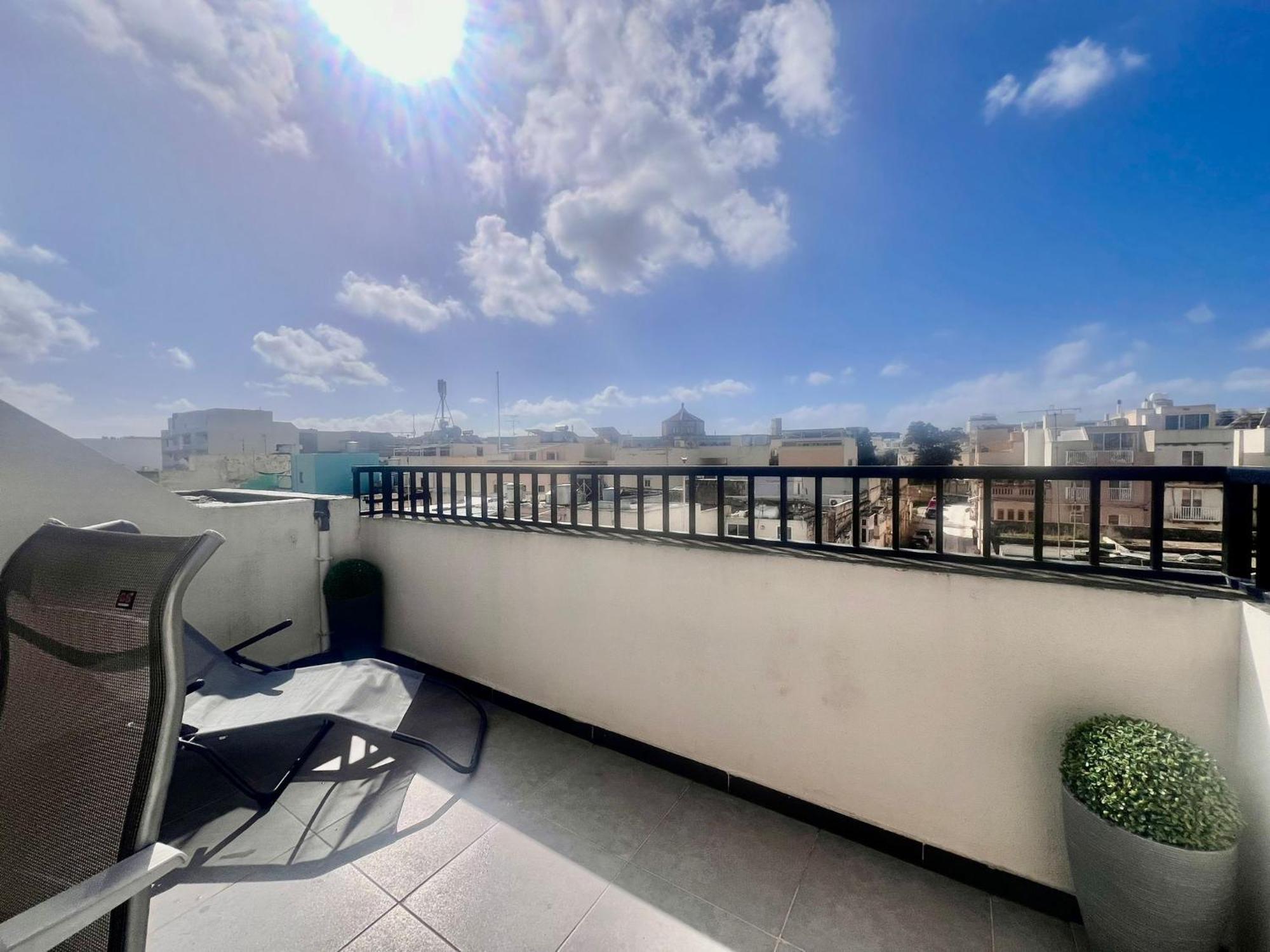 83/3-Lovely 1 Bedroom Penthouse Birkirkara Dış mekan fotoğraf